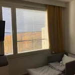 Two Bedroom View To The Sea Glassed Balcony Free Private Parking Apartmán