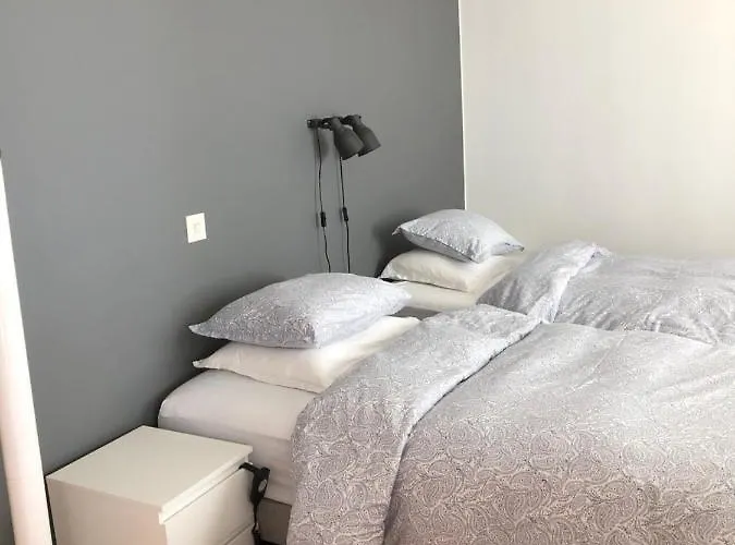 Two Bedroom View To The Sea Glassed Balcony Free Private Parking *