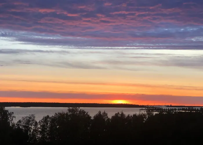 Two Bedroom View To The Sea Glassed Balcony Free Private Parking アパート *